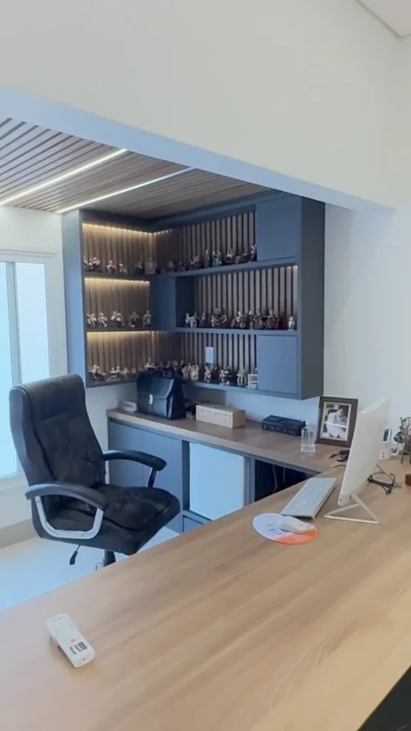 Mesa de atendimento do consultório